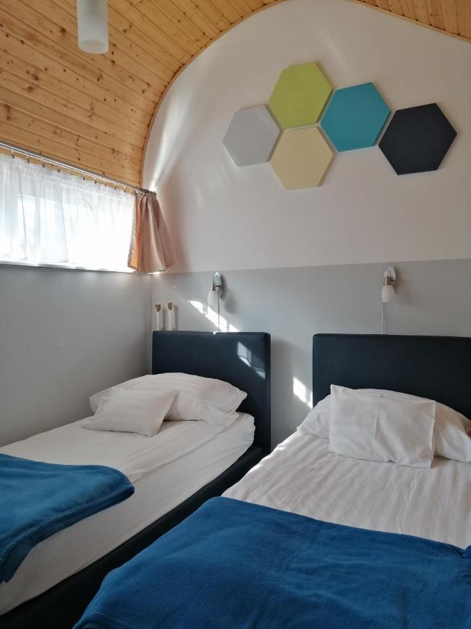 Hoforras Hotel Дьюла Экстерьер фото